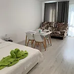 Summer Kabakum Златни пясъци